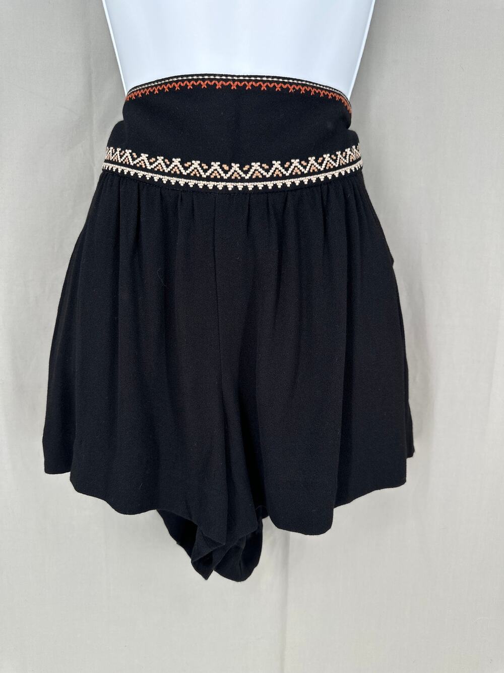 Elevenses Anthropologie Shorts 6 Black Boho Bohemian Western Flowy Pockets